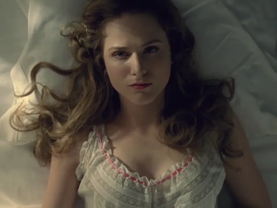 Still from Westworld illustrating The Hosts Remember Their Loops