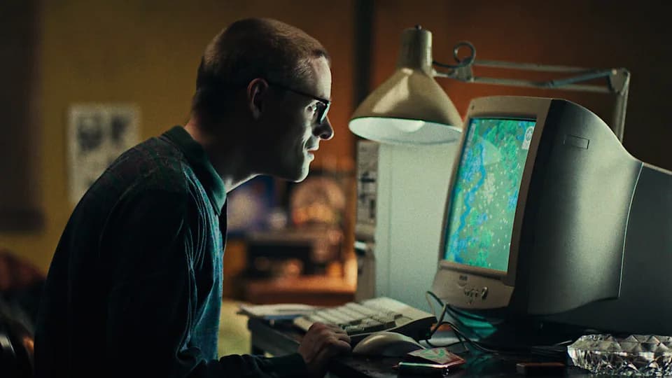 Still from Black Mirror illustrating The Thronglets Broadcast the Merge