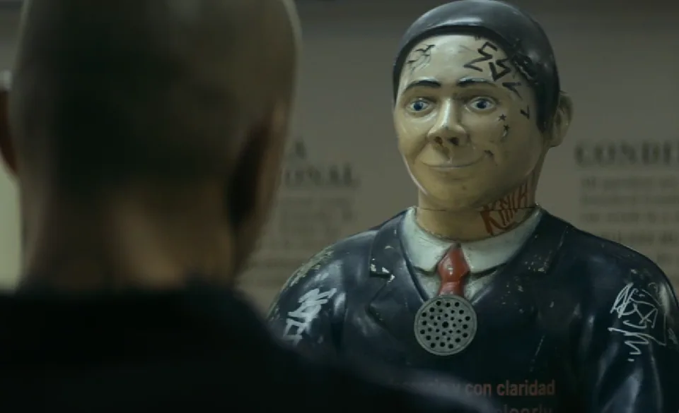 Still from Elysium illustrating Talk to a Human?