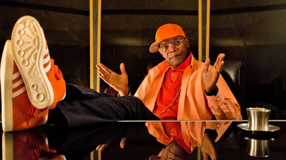 Still from Kingsman: The Secret Service illustrating Valentine’s Free SIM Cards