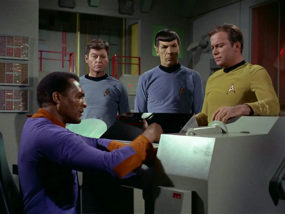 Still from Star Trek: The Original Series illustrating M-5 Goes Live