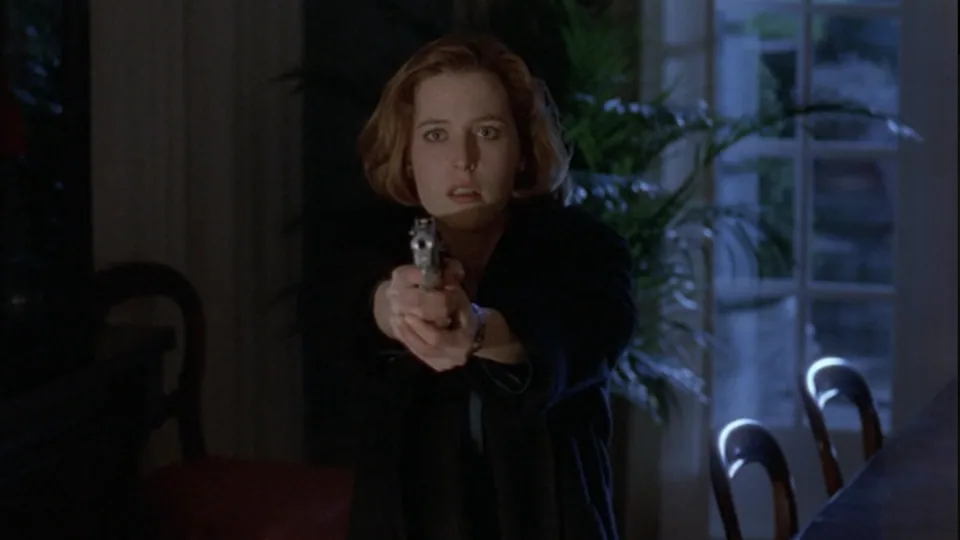 Still from The X-Files illustrating Wetwired Paranoia
